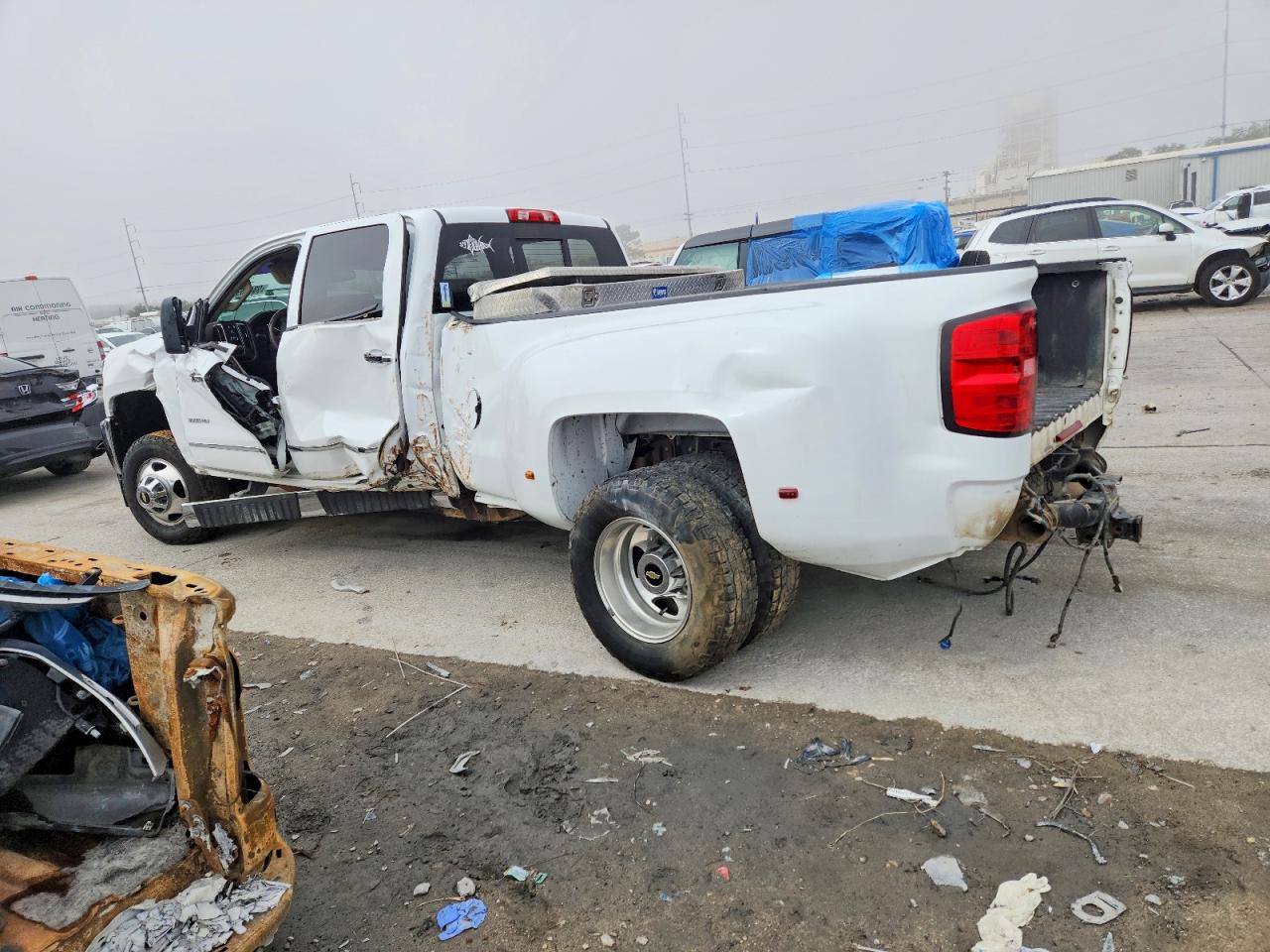 2015 CHEVROLET SILVERADO K3500 LTZ photo 2