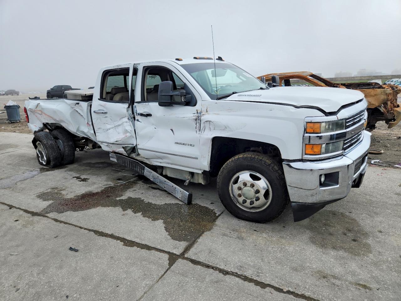 2015 CHEVROLET SILVERADO K3500 LTZ photo 4
