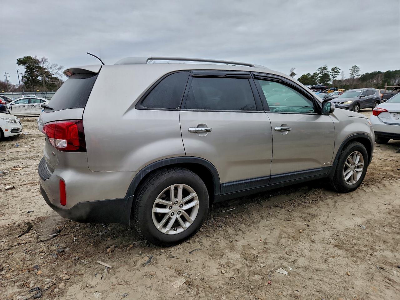 2014 KIA SORENTO LX photo 3