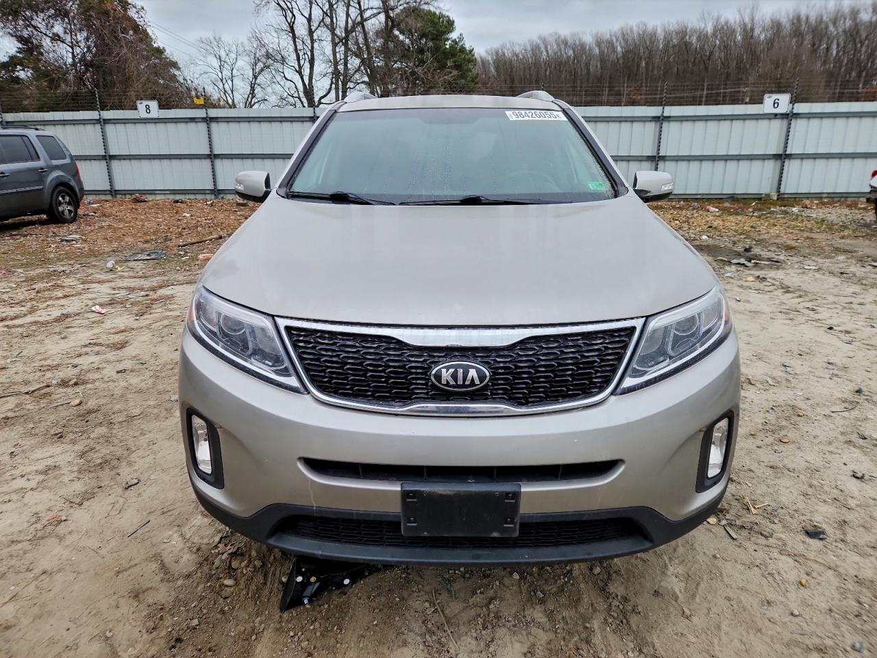 2014 KIA SORENTO LX photo 5