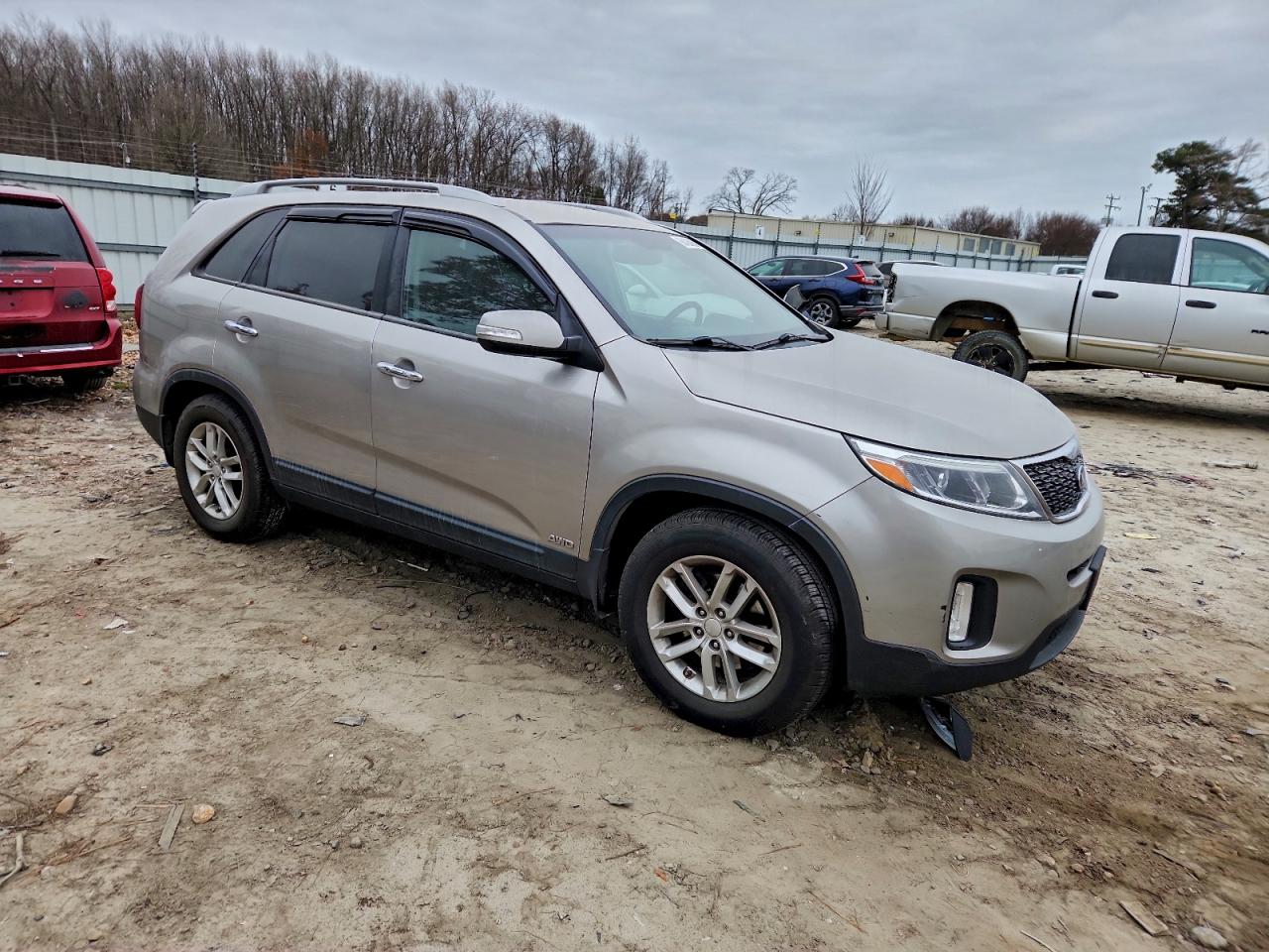 2014 KIA SORENTO LX photo 4