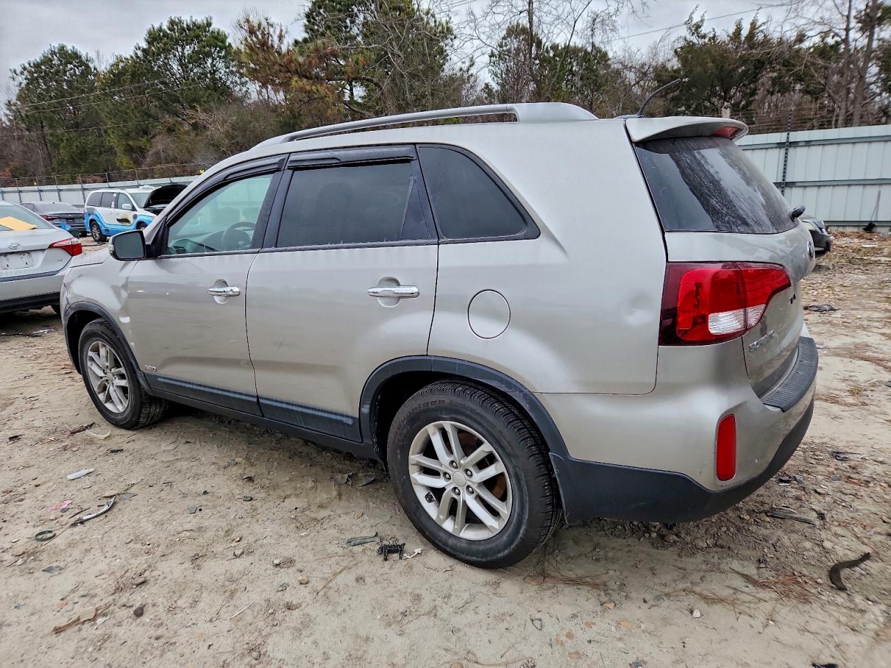 2014 KIA SORENTO LX photo 2