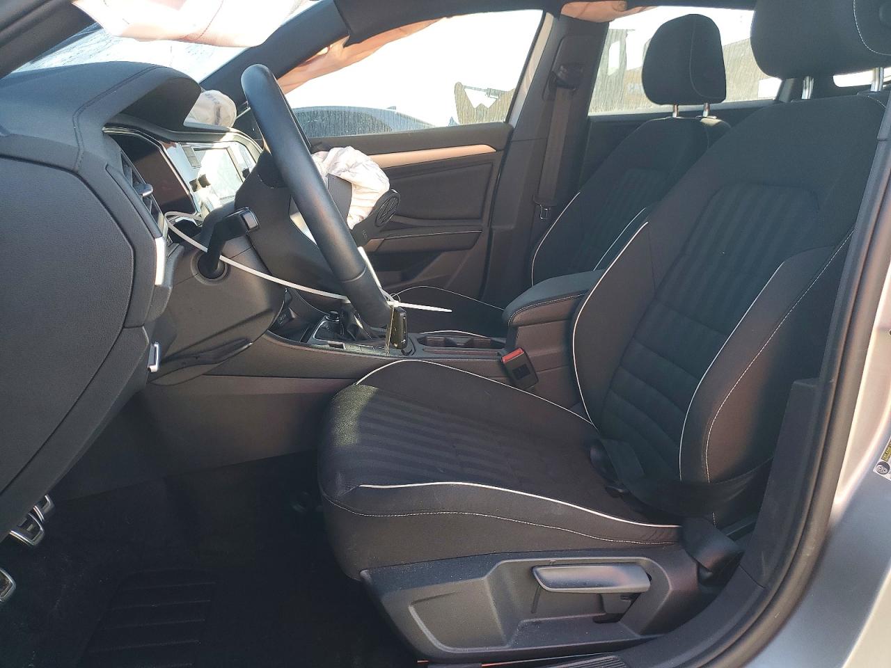 2024 VOLKSWAGEN JETTA SPORT photo 7