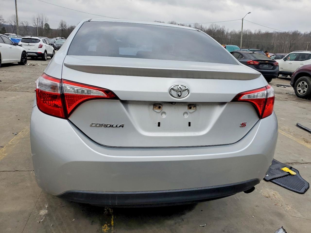 2015 TOYOTA COROLLA L photo 11