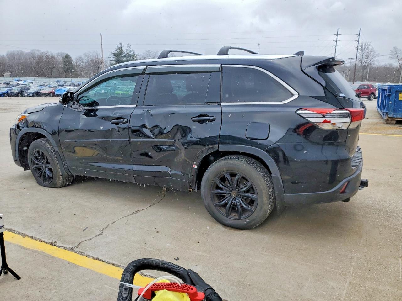2018 TOYOTA HIGHLANDER SE photo 5