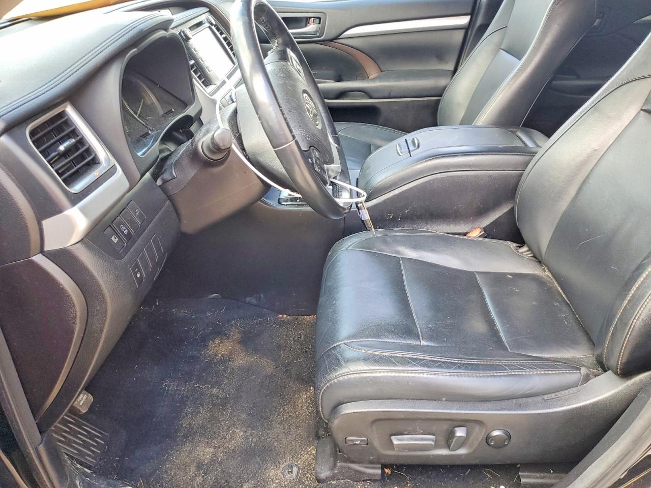 2018 TOYOTA HIGHLANDER SE photo 25