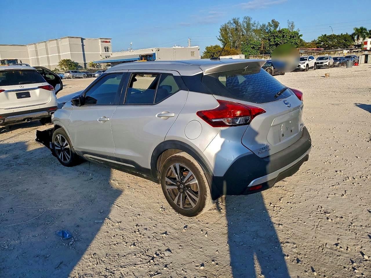 2019 NISSAN KICKS S photo 2
