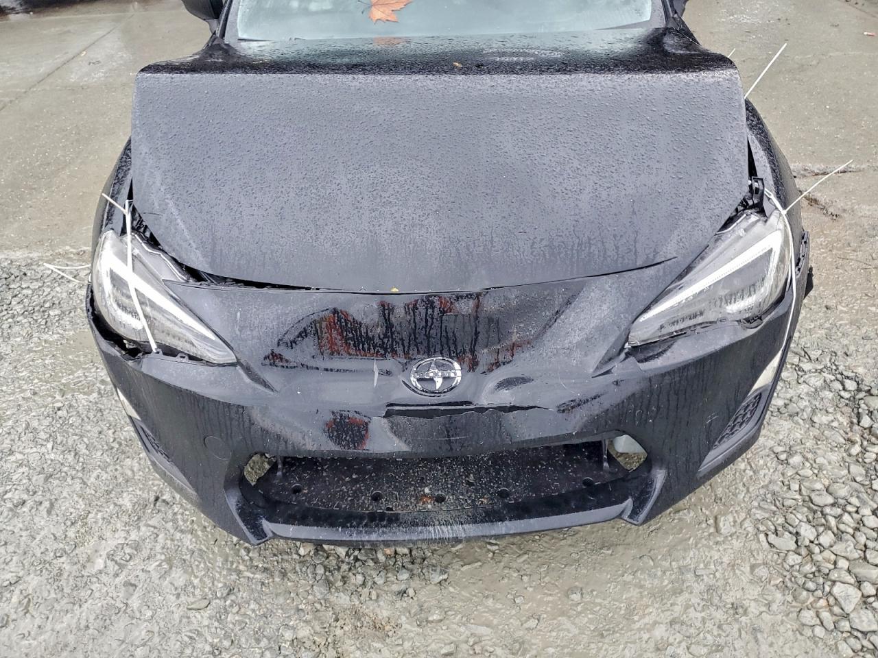 2013 TOYOTA SCION photo 11