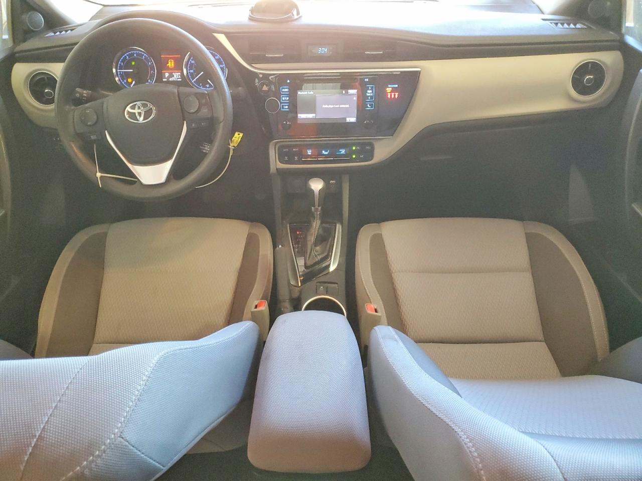 2018 TOYOTA COROLLA L photo 8