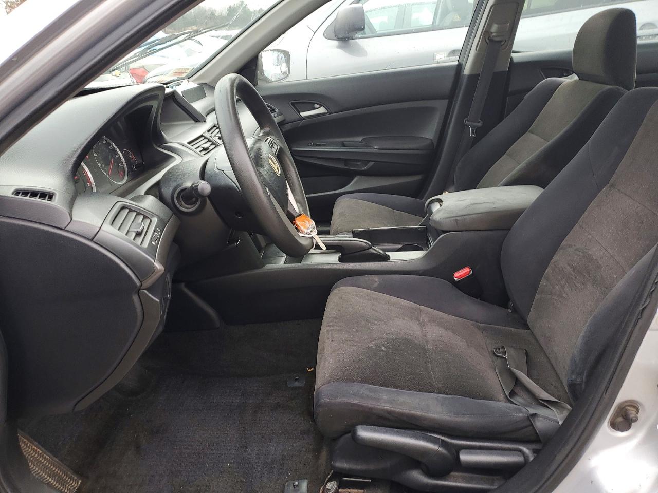 2009 HONDA ACCORD LX photo 7