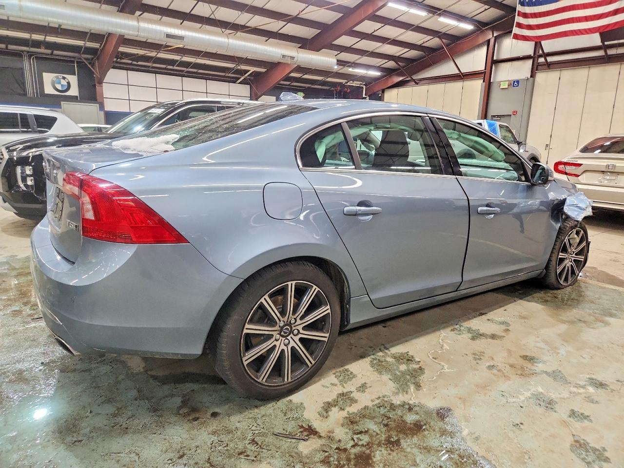 2018 VOLVO S60 INSCRIPTION photo 3