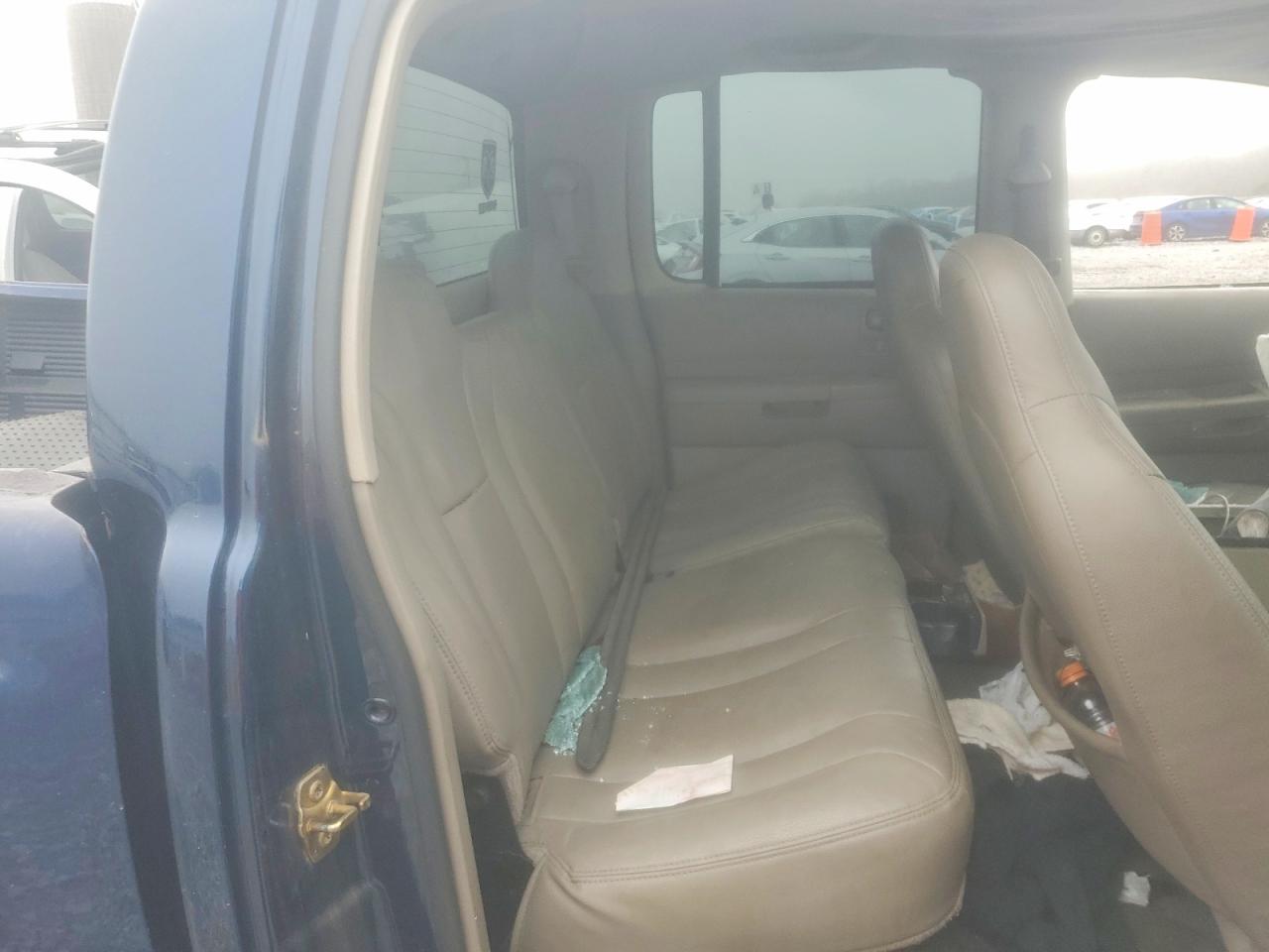 2004 DODGE DAKOTA QUAD SLT photo 10