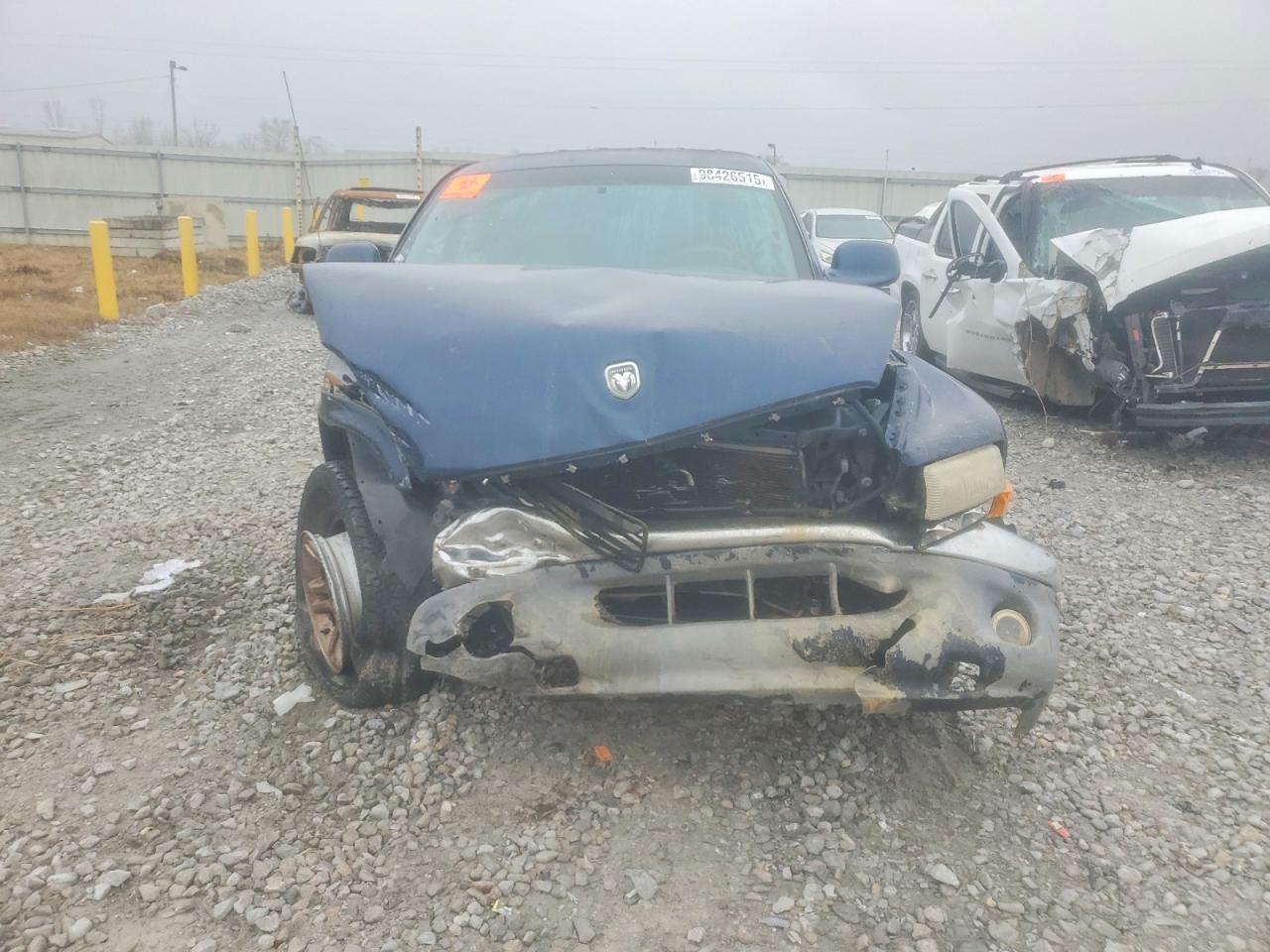 2004 DODGE DAKOTA QUAD SLT photo 5