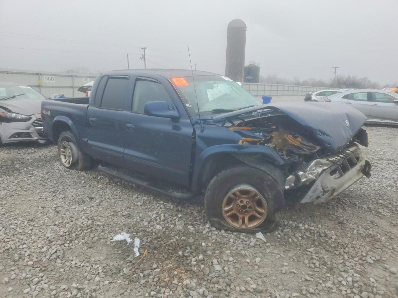 2004 DODGE DAKOTA QUAD SLT photo 4