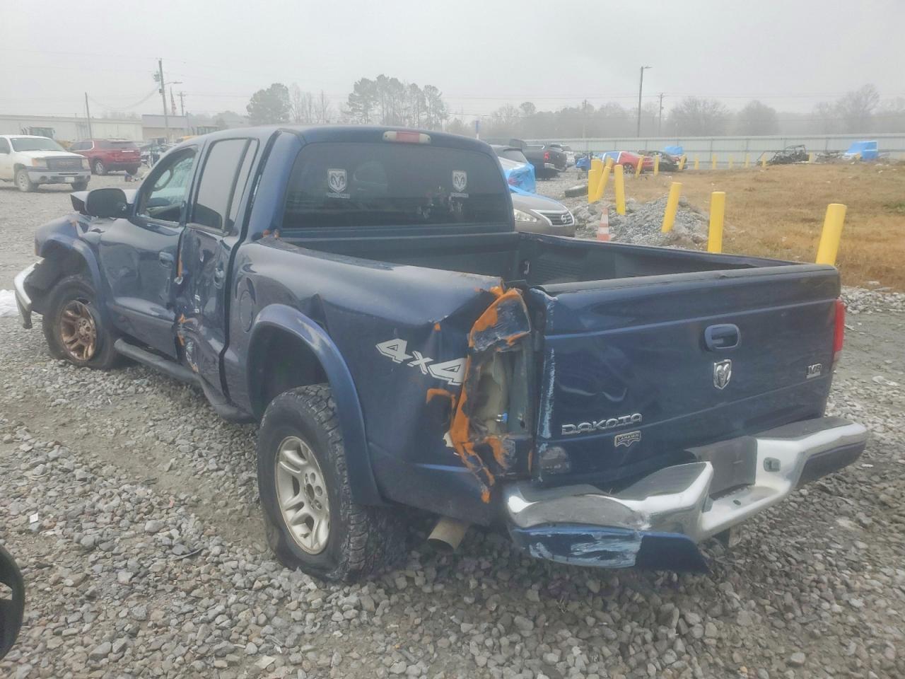 2004 DODGE DAKOTA QUAD SLT photo 2