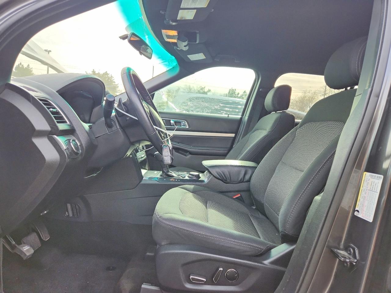 2017 FORD EXPLORER XLT photo 7