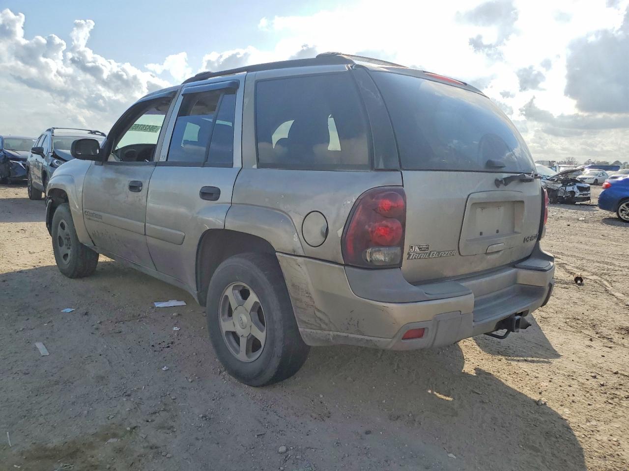 2003 CHEVROLET TRAILBLAZER photo 2