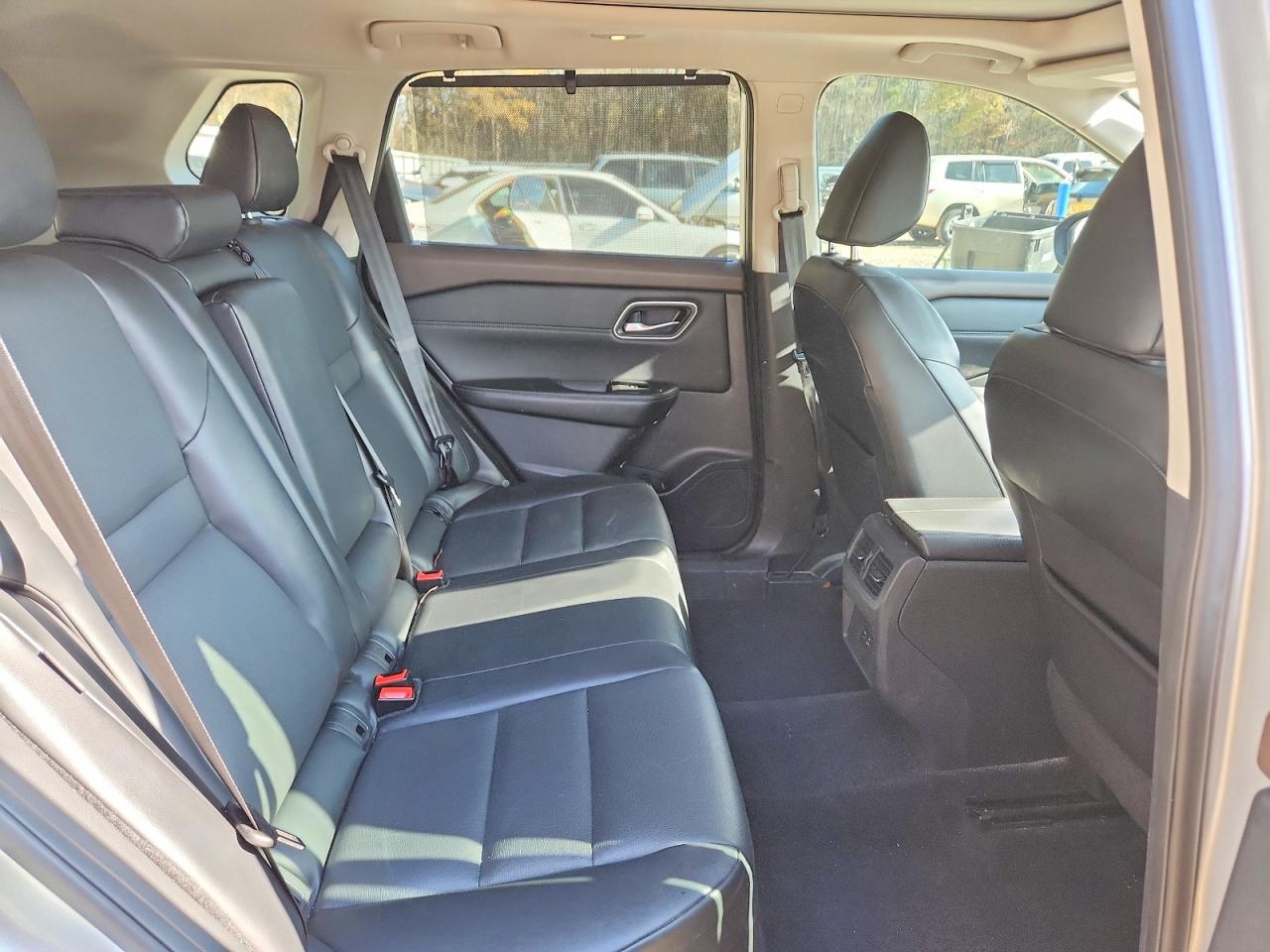 2021 NISSAN ROGUE SV photo 11