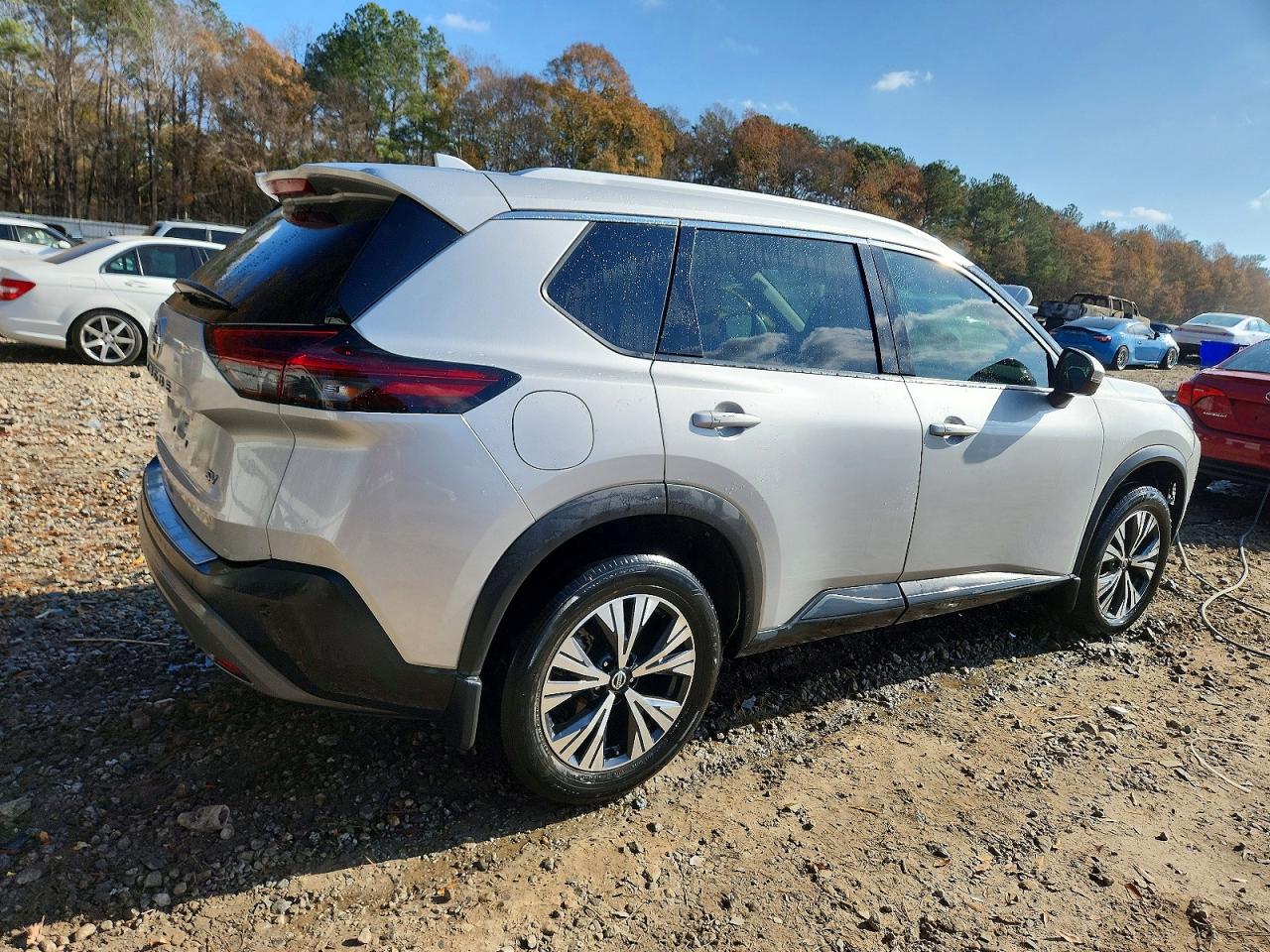 2021 NISSAN ROGUE SV photo 3