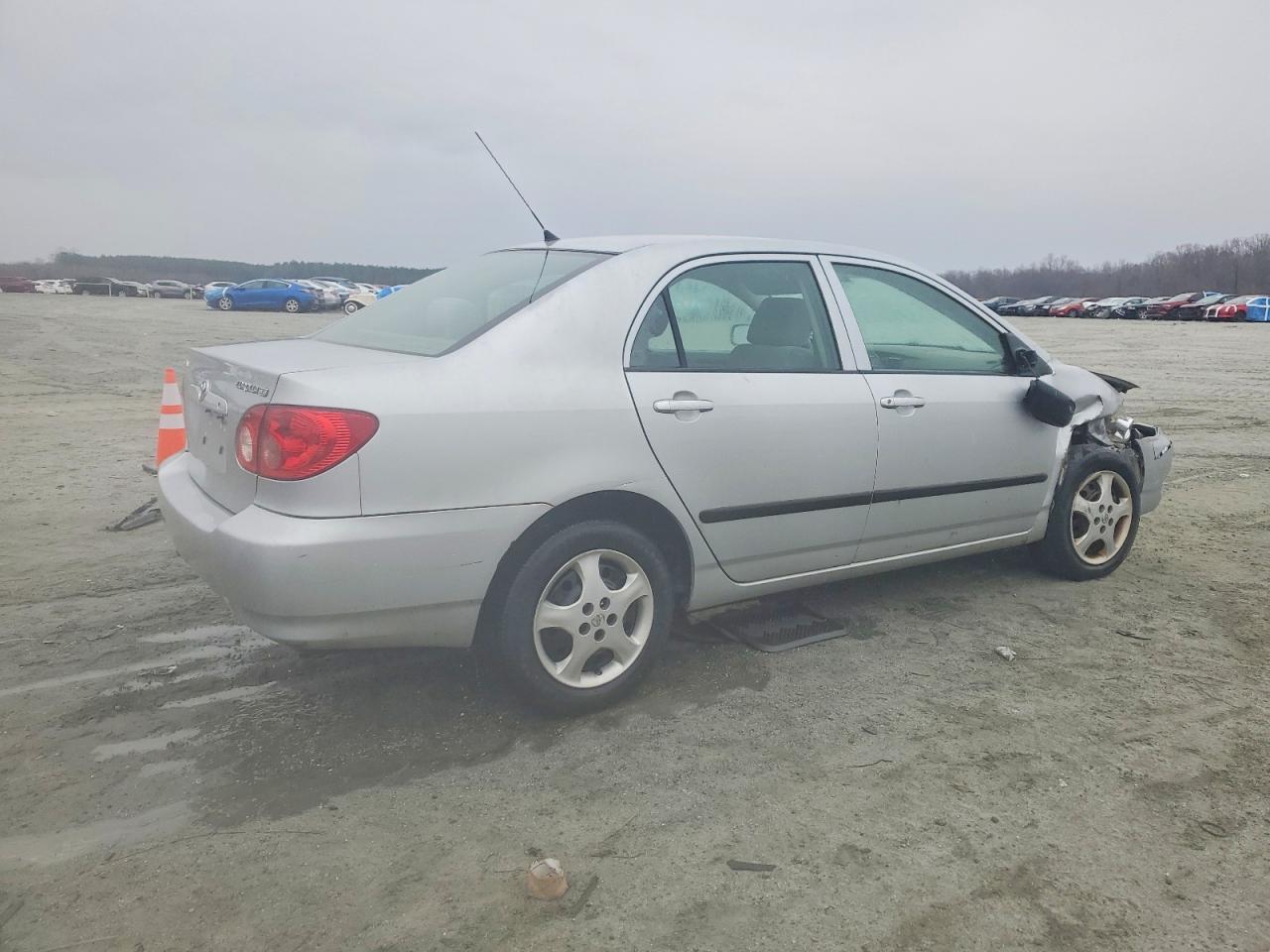 2005 TOYOTA COROLLA CE photo 3