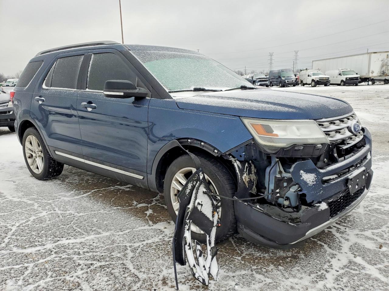 2016 FORD EXPLORER XLT photo 4