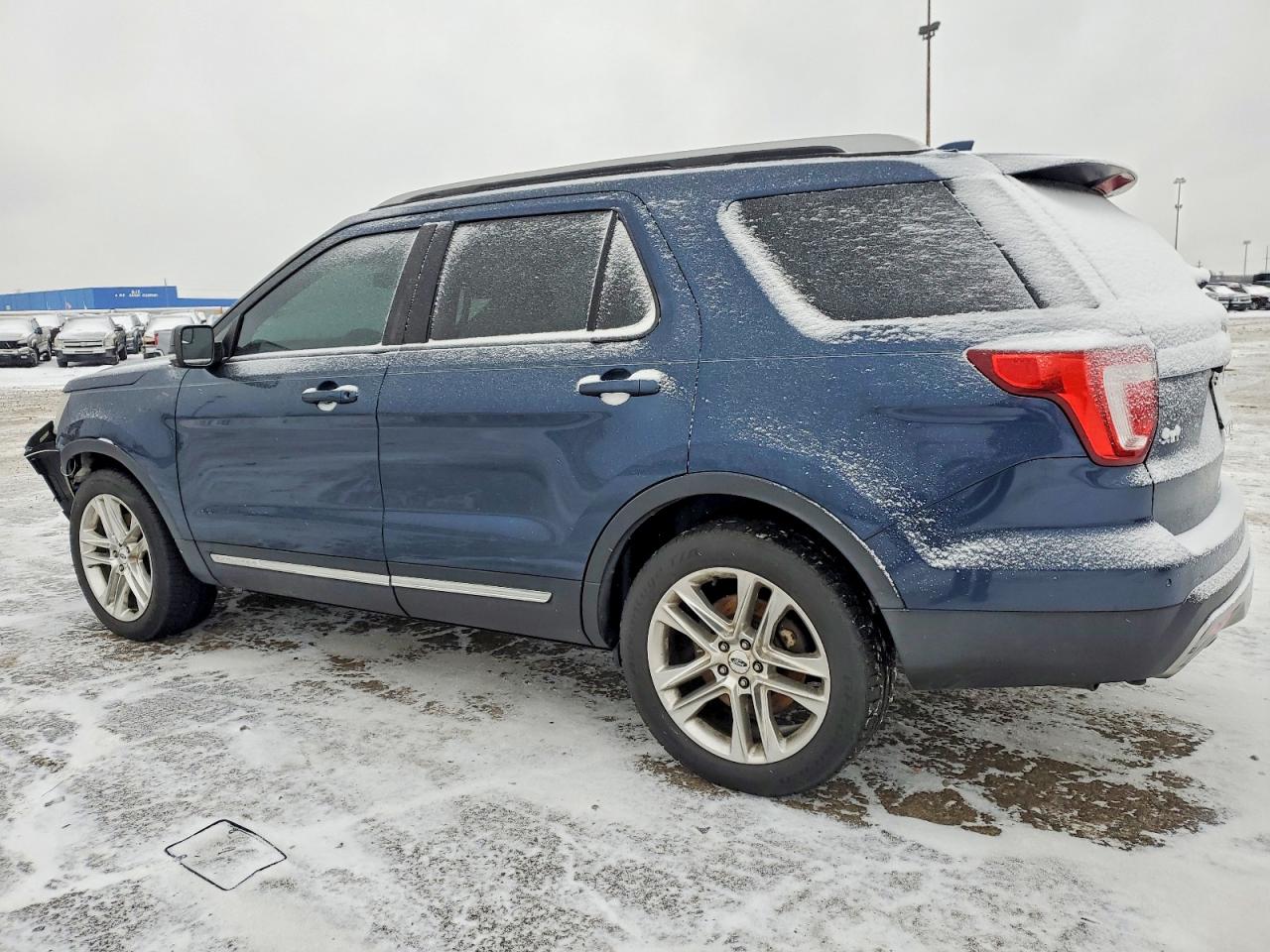 2016 FORD EXPLORER XLT photo 2