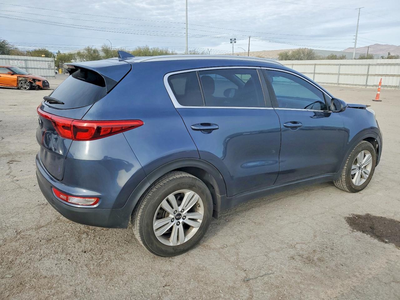 2017 KIA SPORTAGE LX photo 3