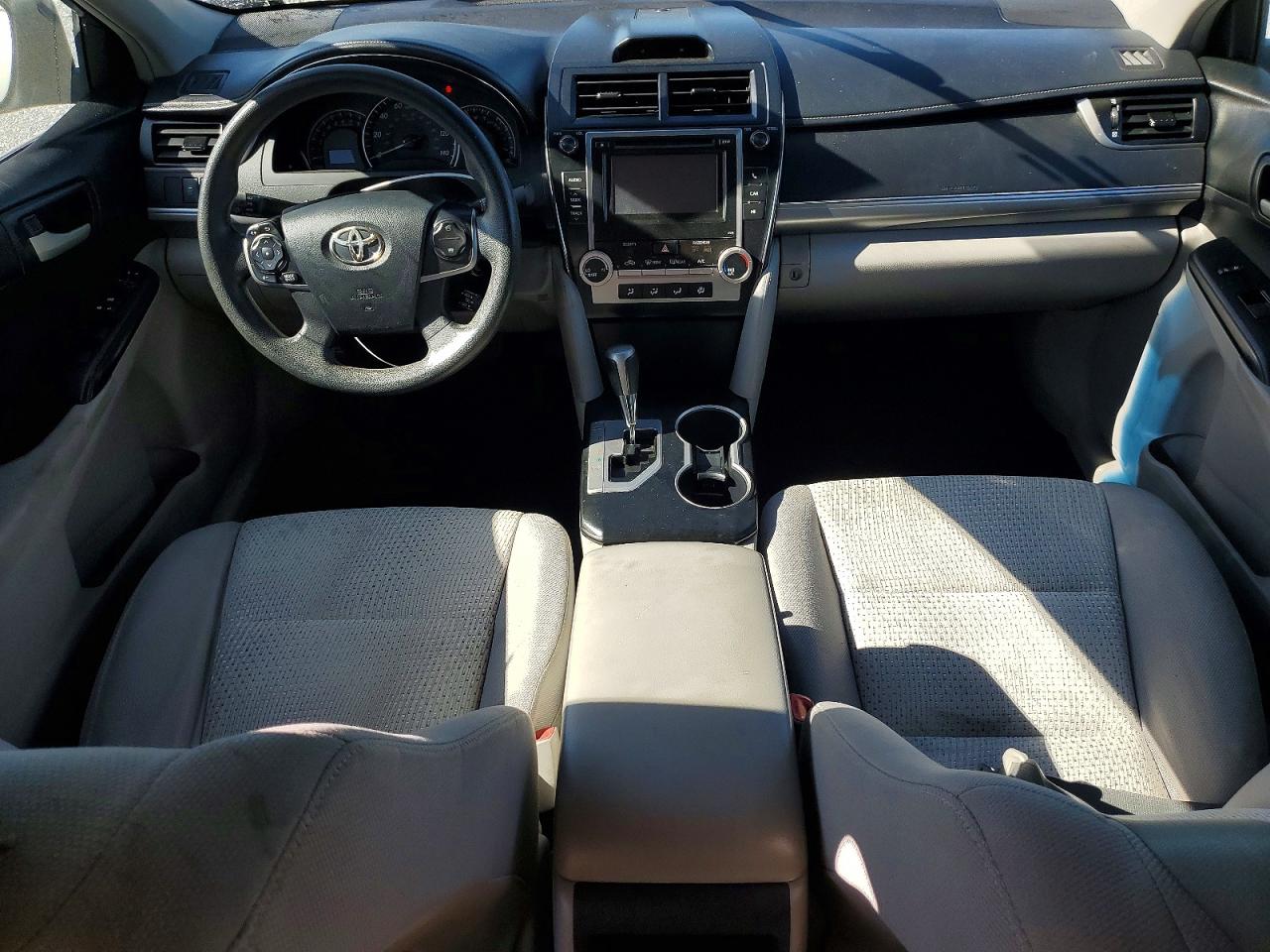 2013 TOYOTA CAMRY L photo 8