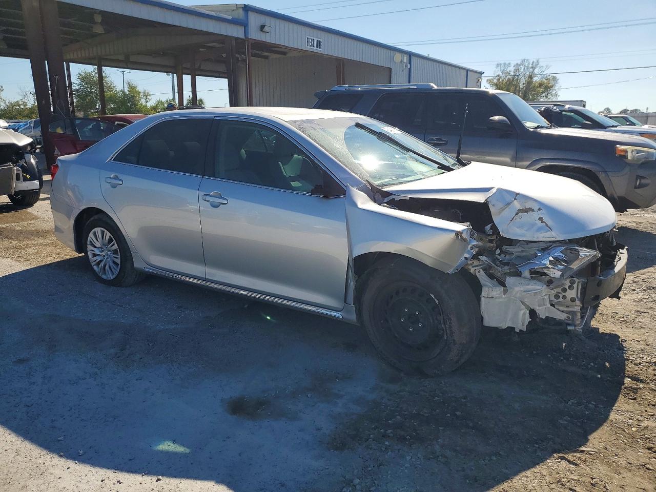 2013 TOYOTA CAMRY L photo 4