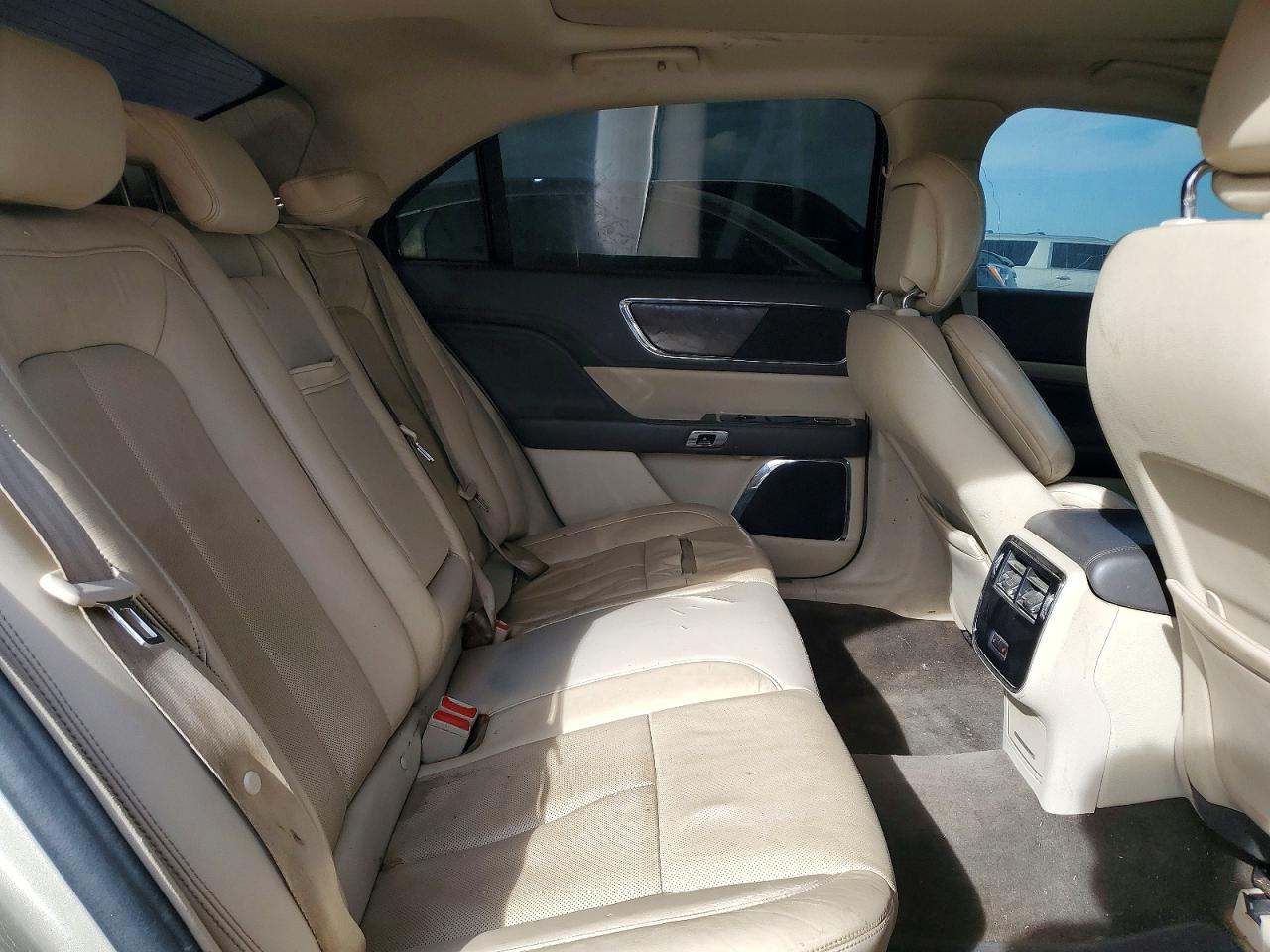 2017 LINCOLN CONTINENTAL SELECT photo 10