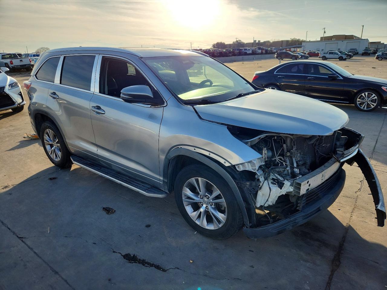 2014 TOYOTA HIGHLANDER XLE photo 4