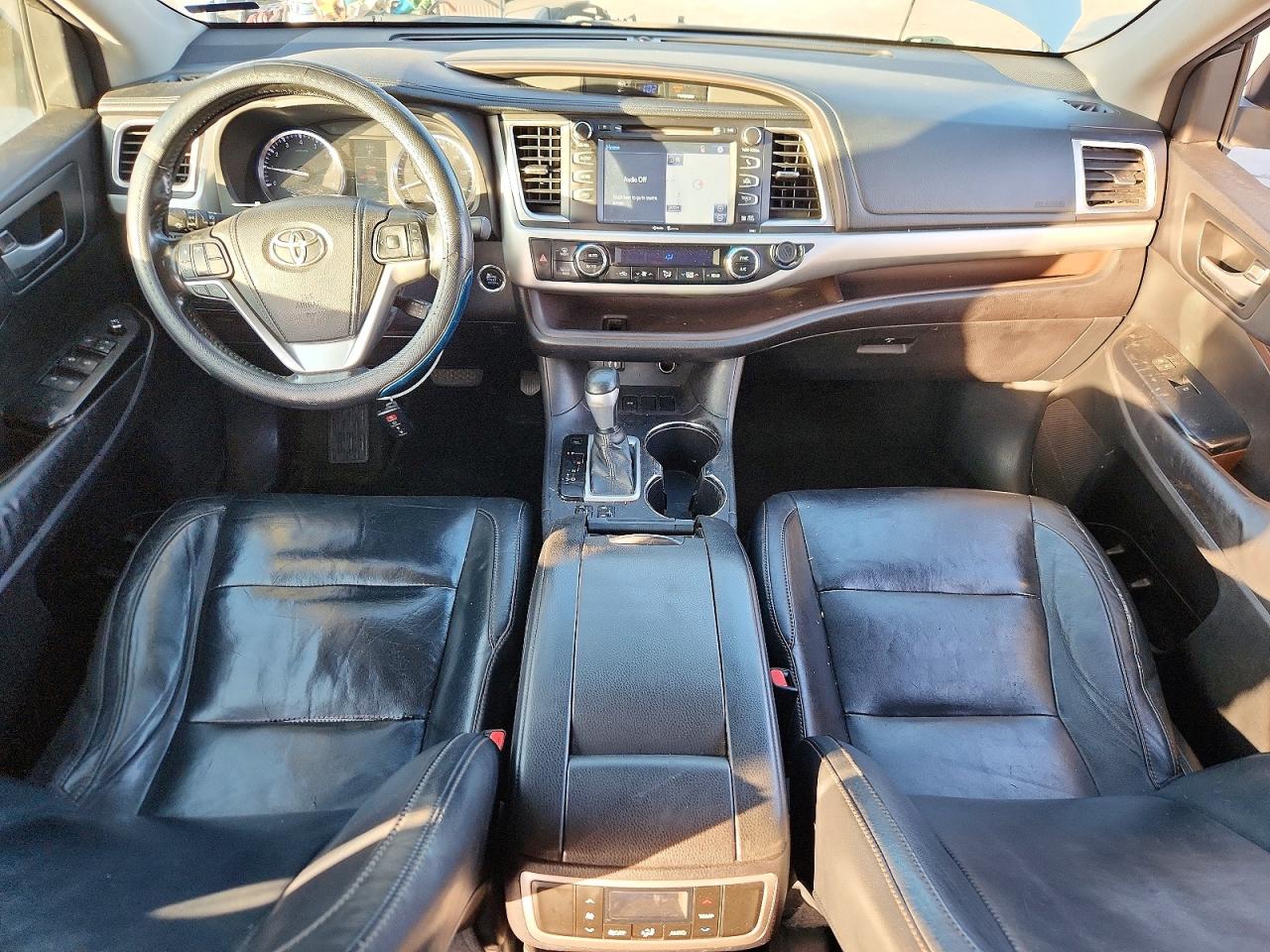 2014 TOYOTA HIGHLANDER XLE photo 8