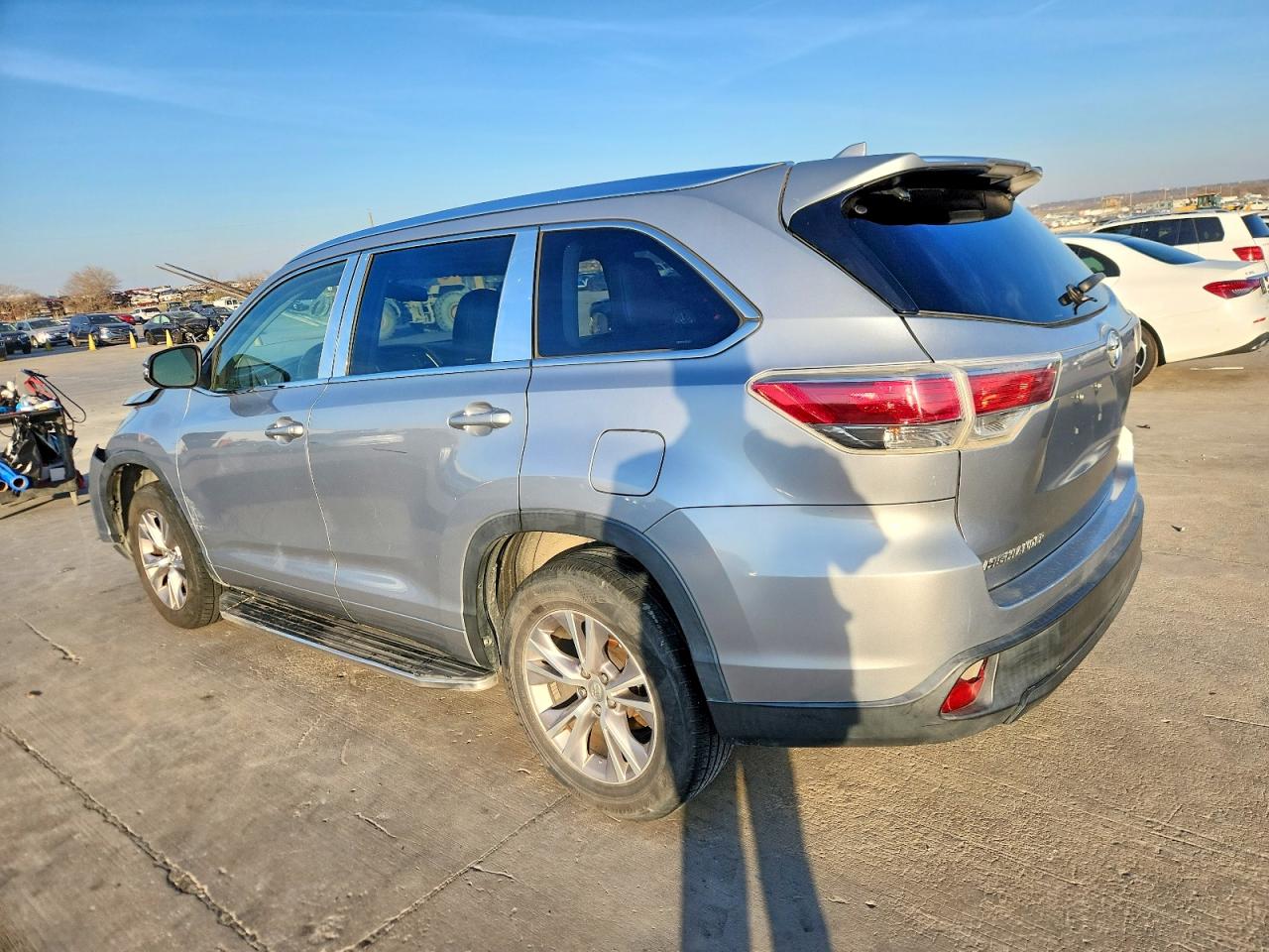 2014 TOYOTA HIGHLANDER XLE photo 2