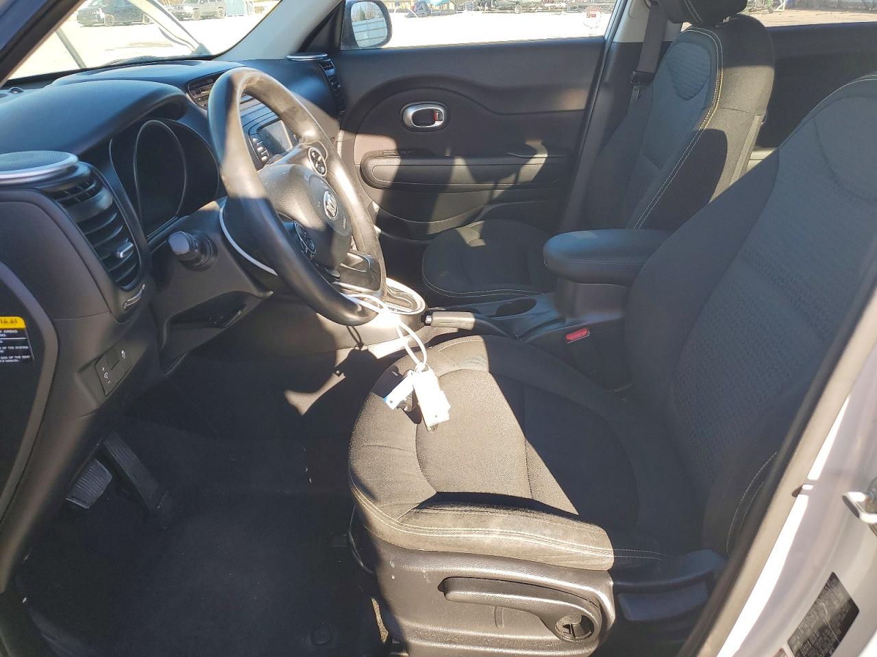 2016 KIA SOUL + photo 13