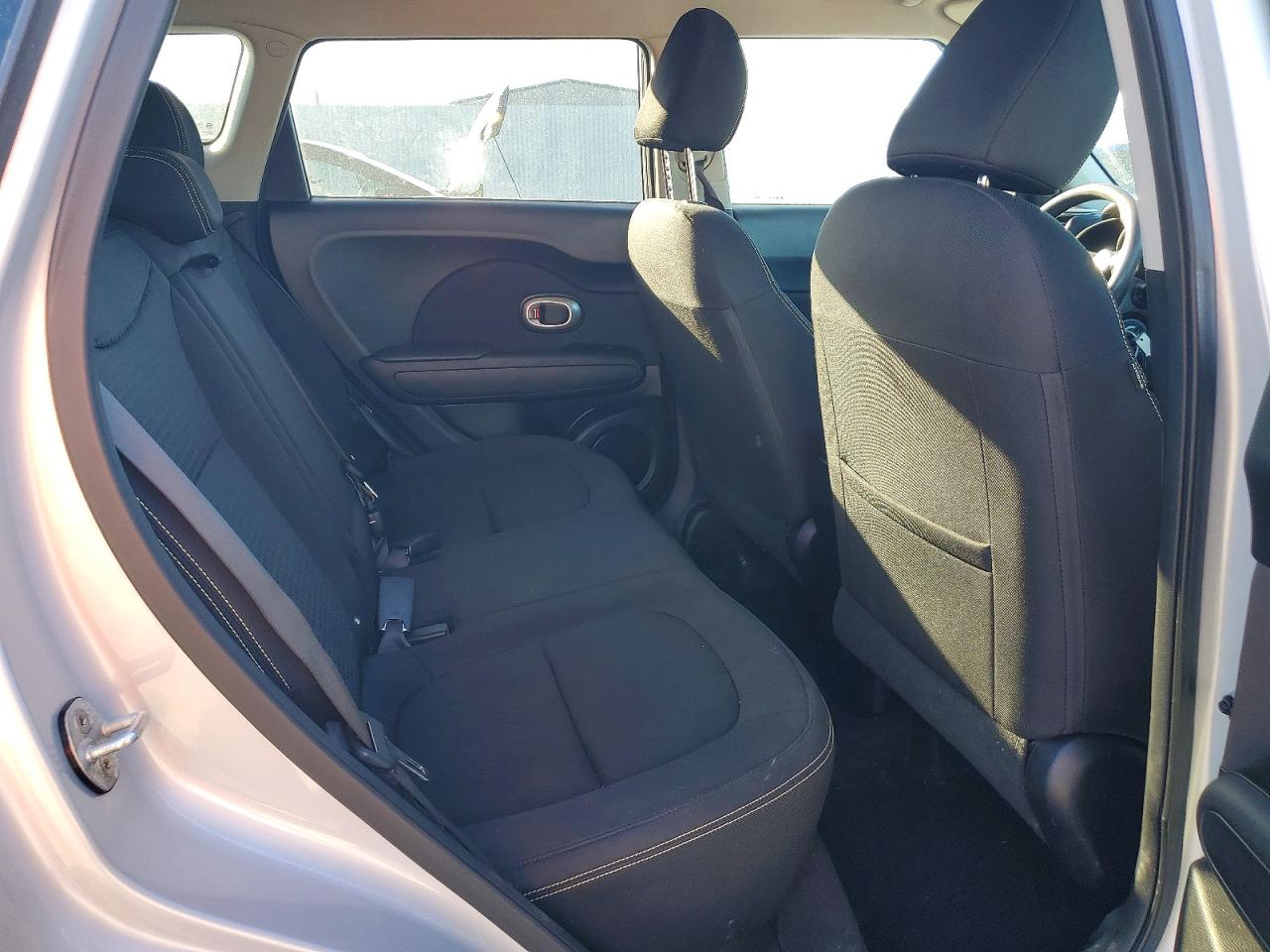 2016 KIA SOUL + photo 21