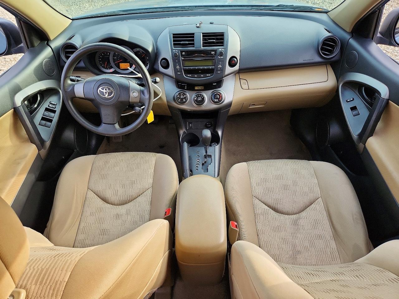 2011 TOYOTA RAV4 photo 8