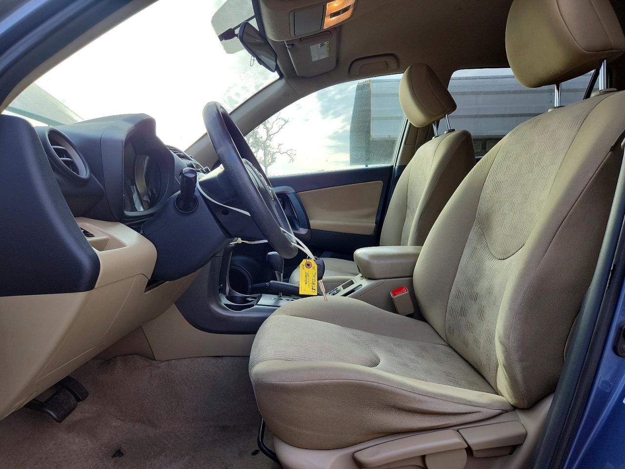2011 TOYOTA RAV4 photo 7