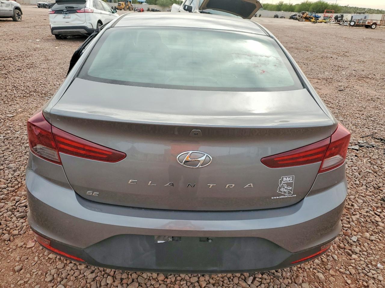 2019 HYUNDAI ELANTRA SE photo 6
