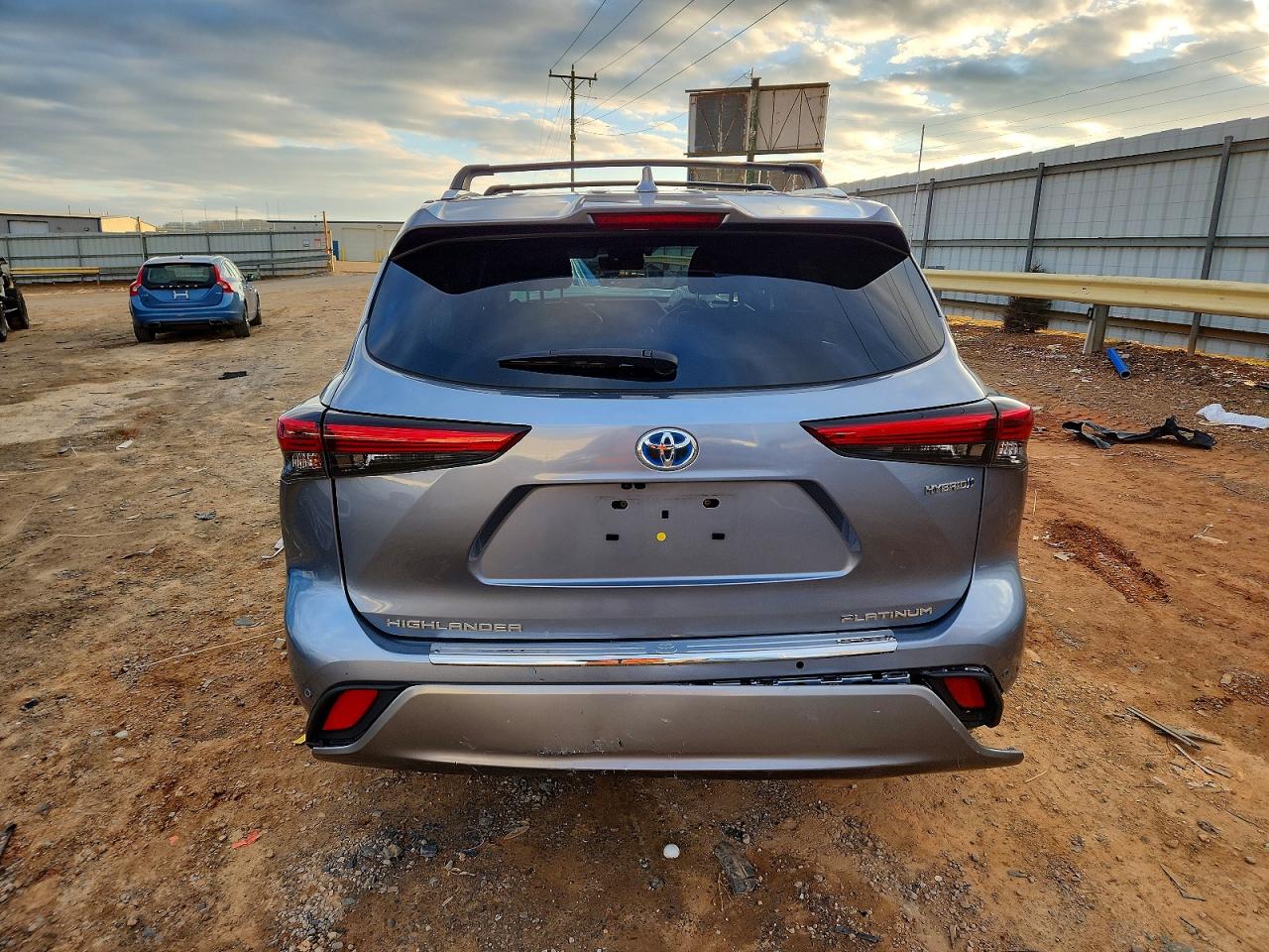 2023 TOYOTA HIGHLANDER HYBRID LIMITED photo 6