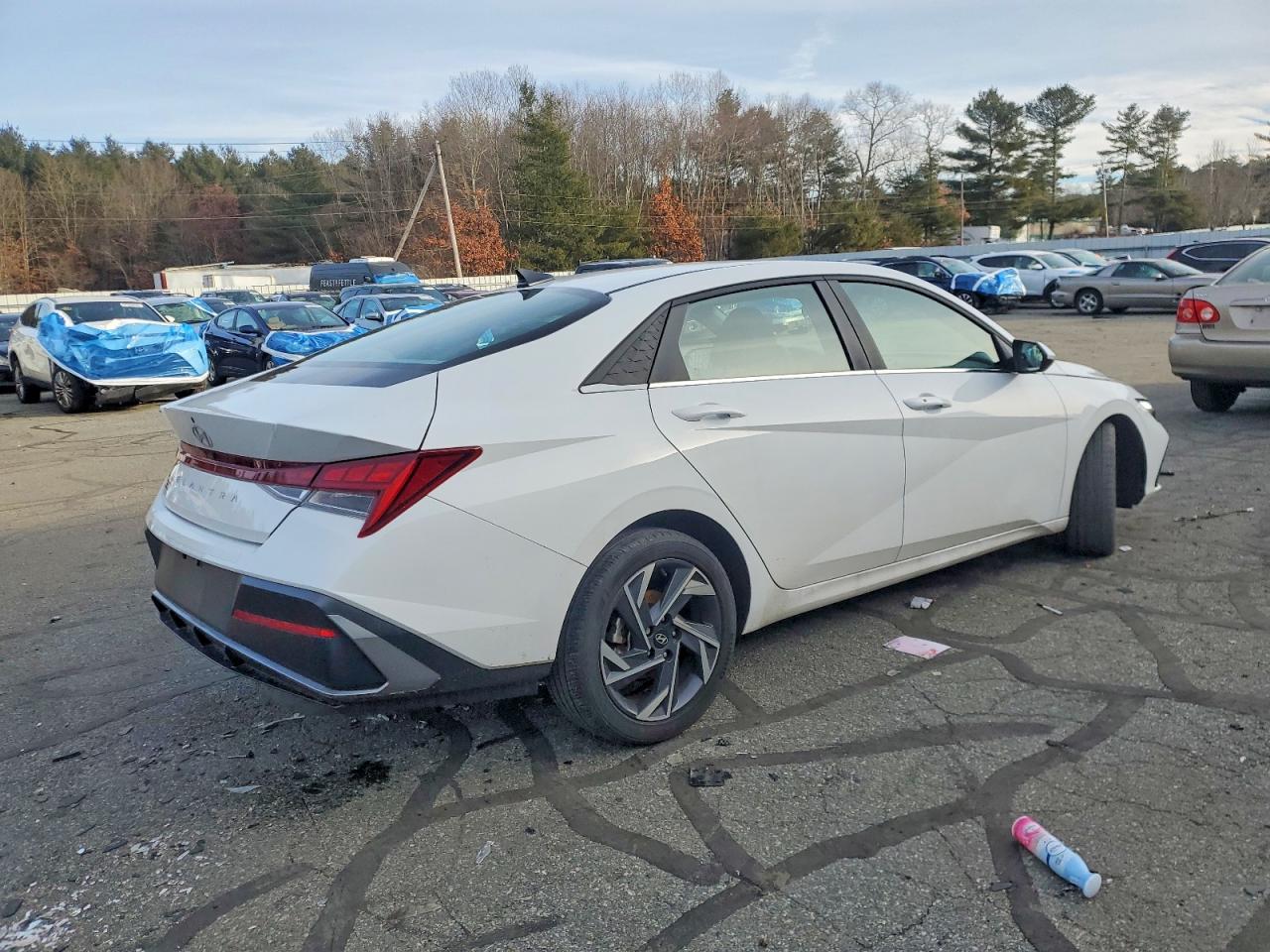 2024 HYUNDAI ELANTRA SEL photo 3
