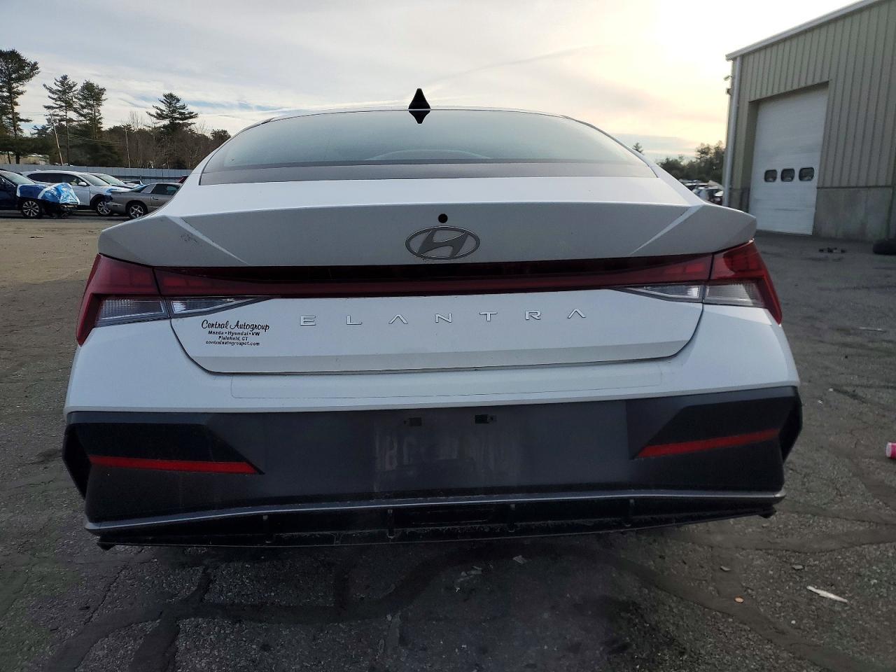 2024 HYUNDAI ELANTRA SEL photo 6