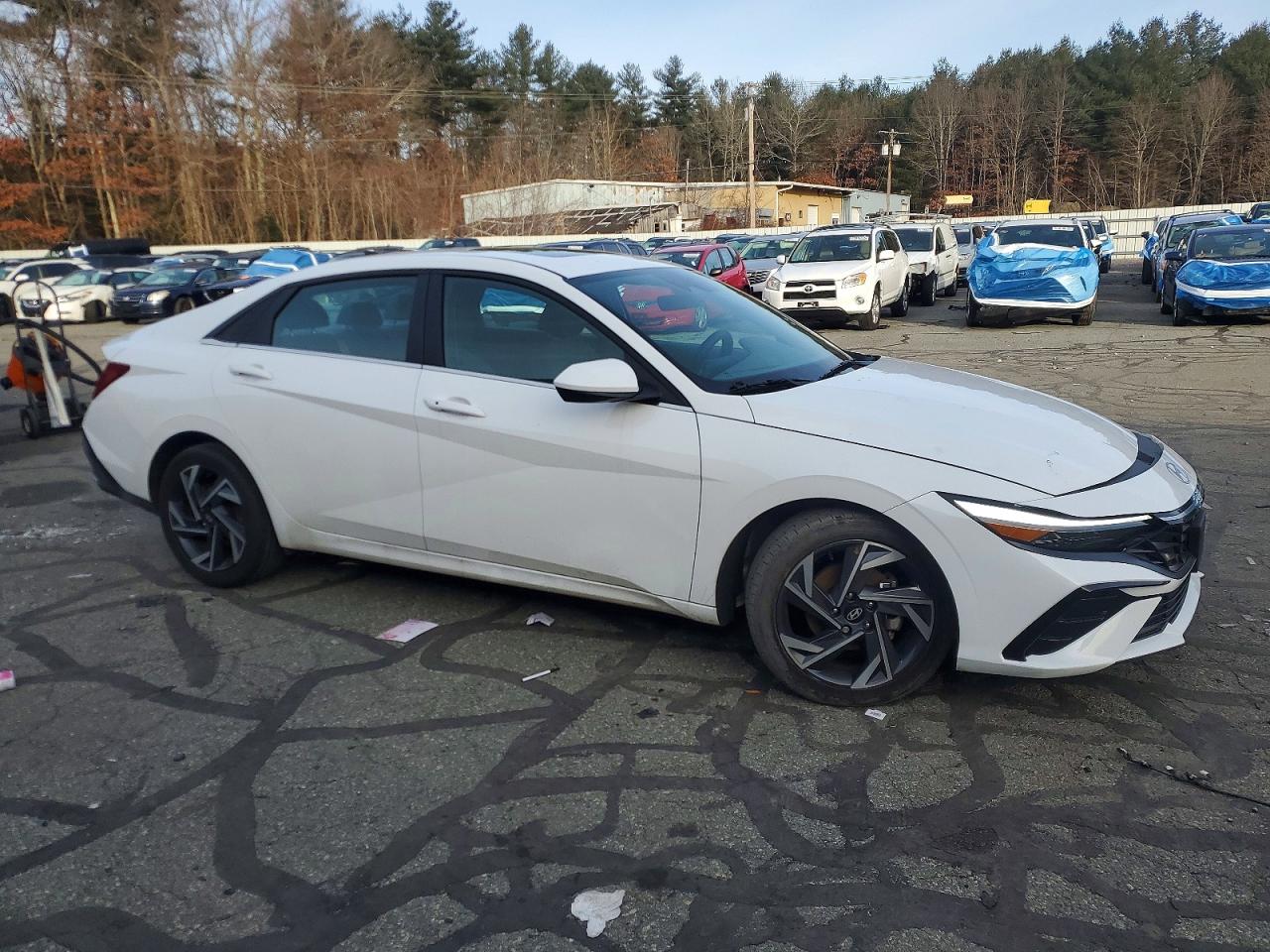2024 HYUNDAI ELANTRA SEL photo 4