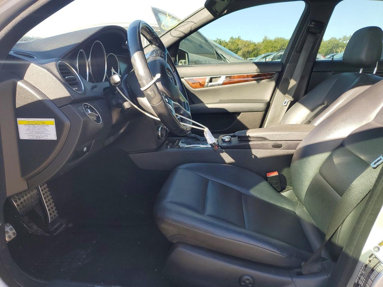 2014 MERCEDES-BENZ C 250 photo 7