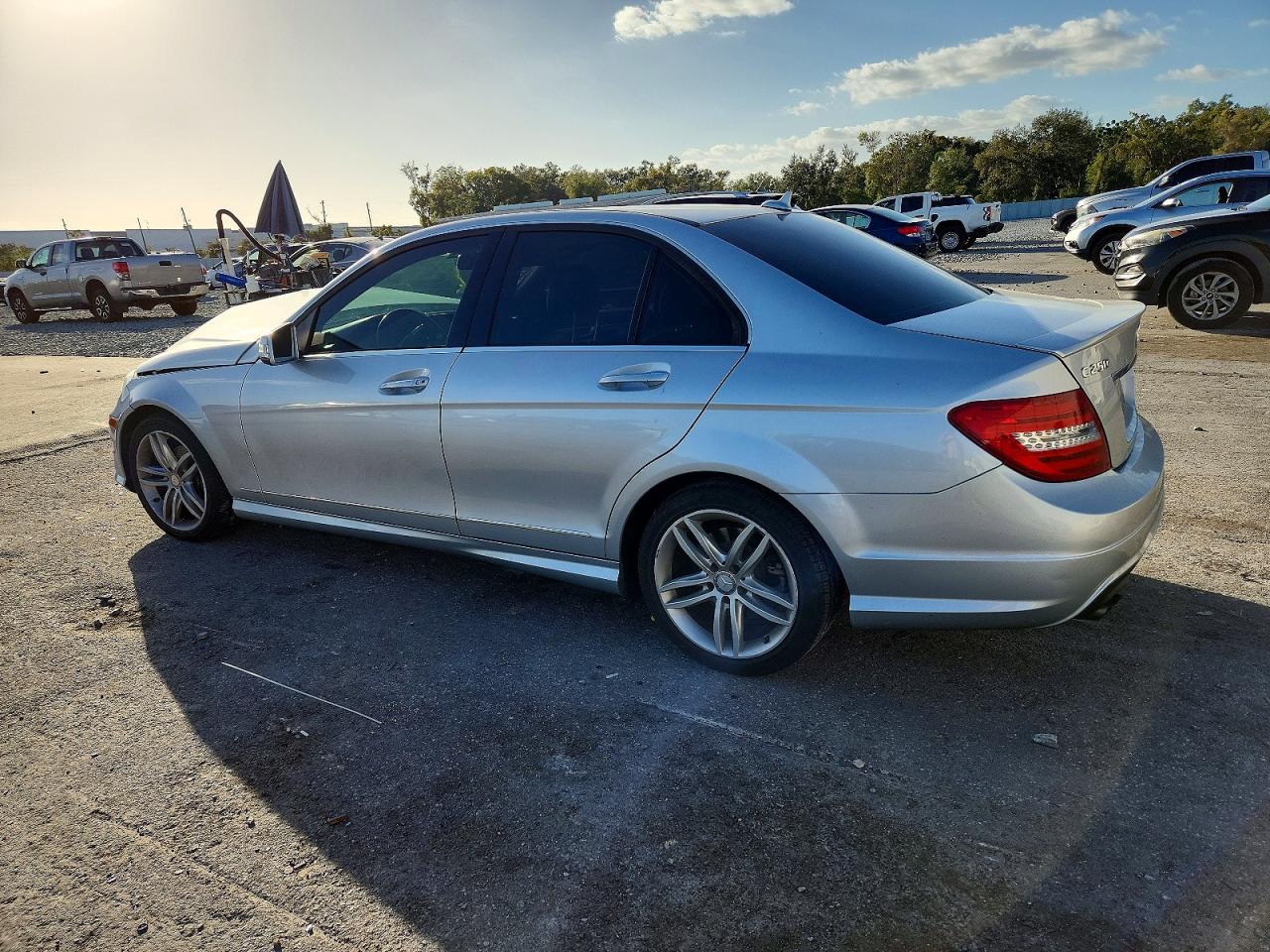 2014 MERCEDES-BENZ C 250 photo 2