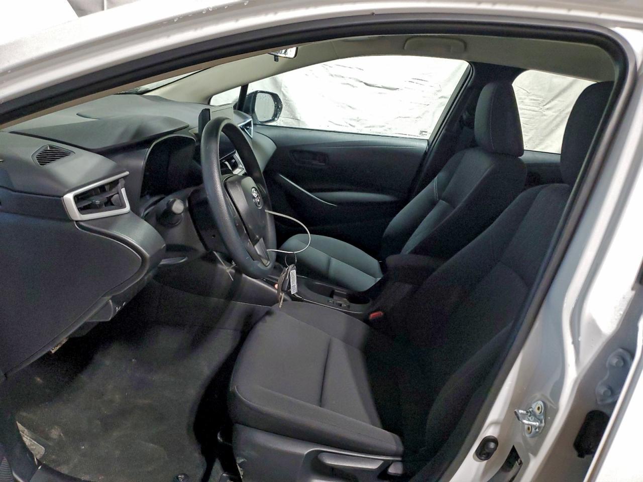 2025 TOYOTA COROLLA LE photo 7