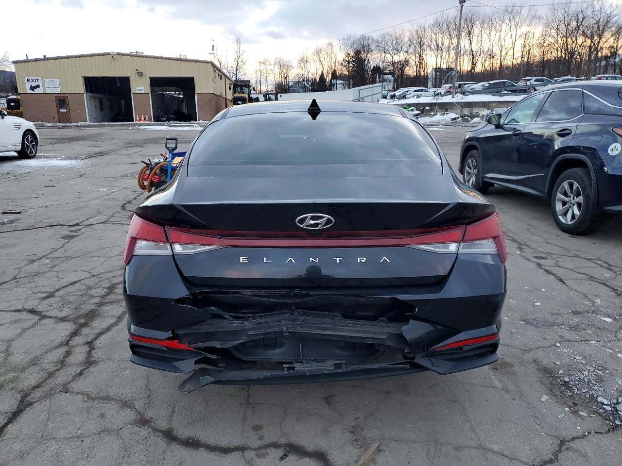 2021 HYUNDAI ELANTRA SEL photo 6