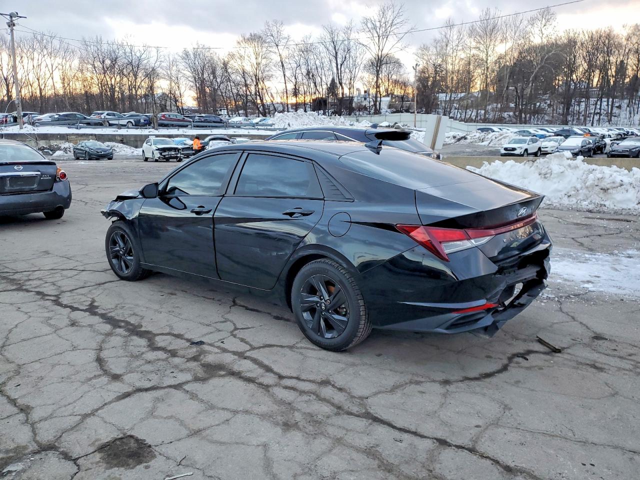 2021 HYUNDAI ELANTRA SEL photo 2