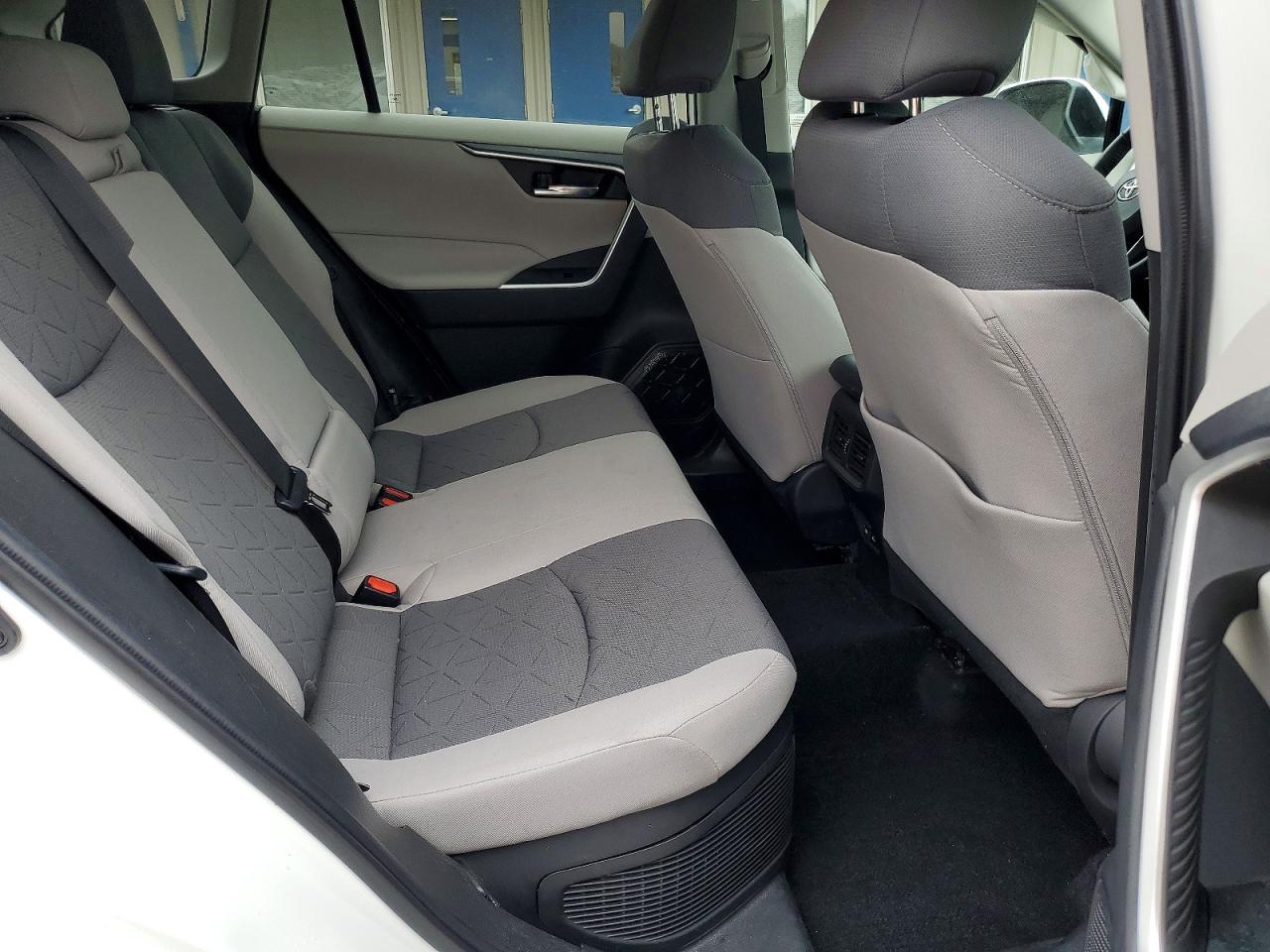 2022 TOYOTA RAV4 XLE photo 11