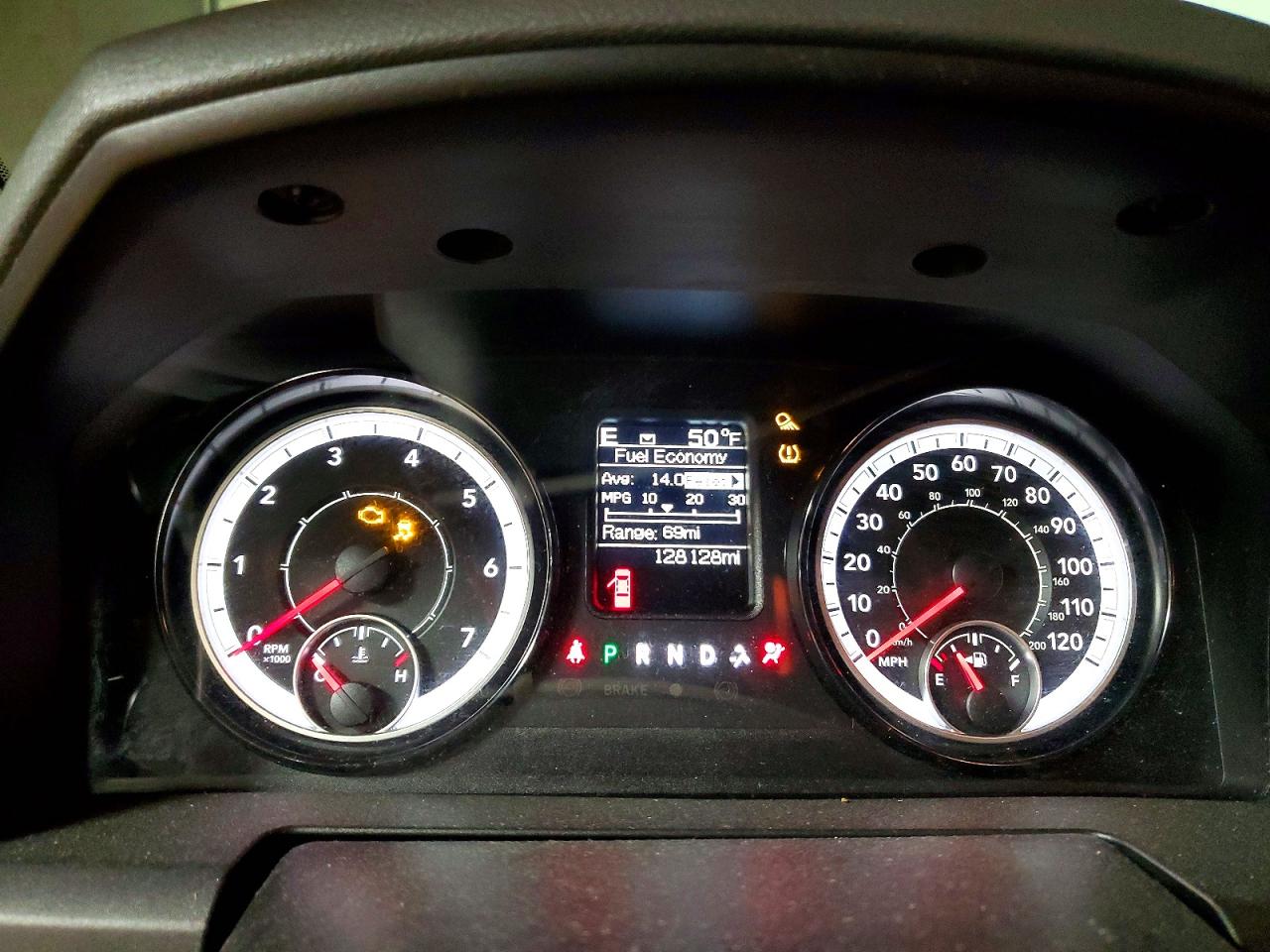2018 RAM 1500 ST photo 9