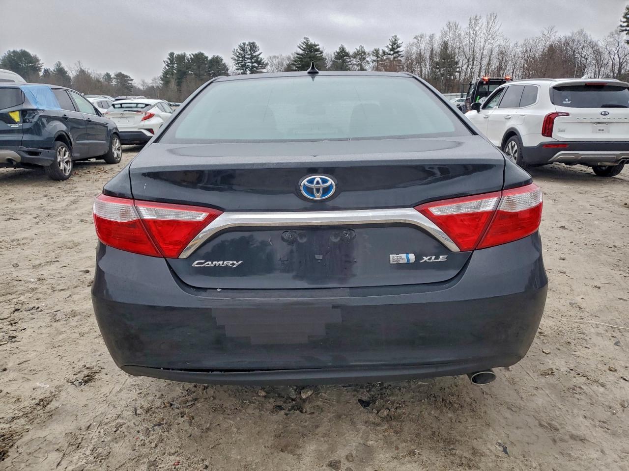2017 TOYOTA CAMRY HYBRID photo 6